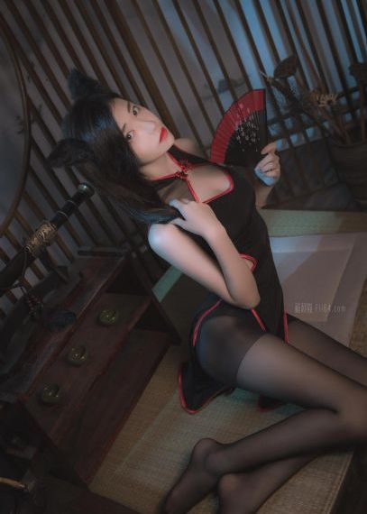 裙子下边是野兽_成人在线观看免费